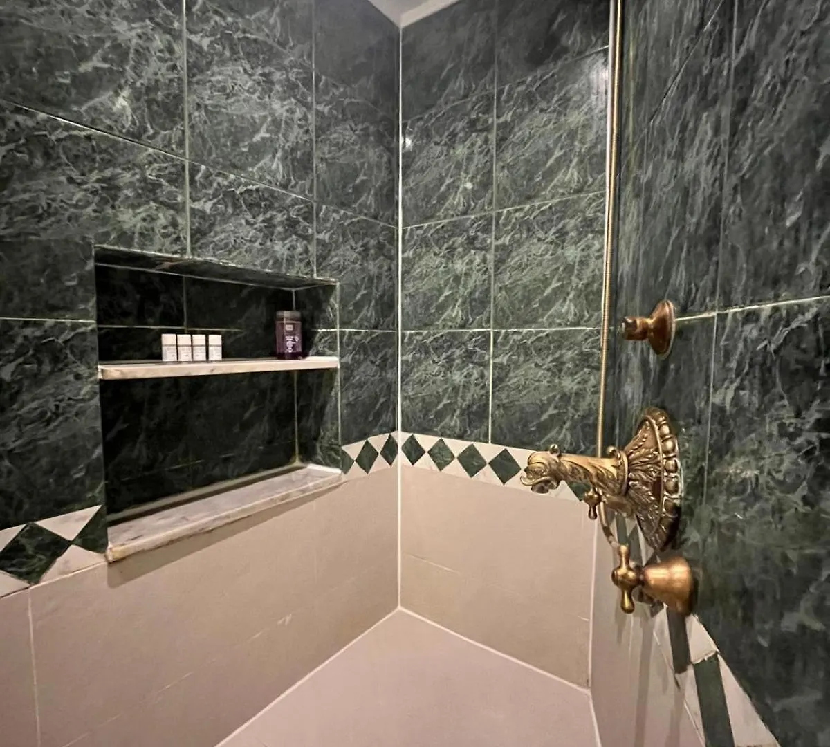 Crispi 30 Stylish Apartment Rome