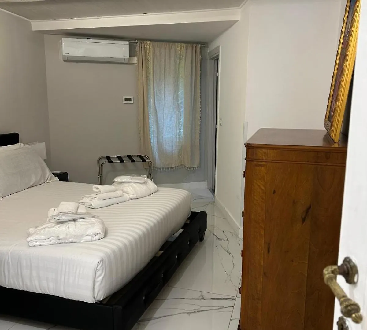 Crispi 30 Stylish Apartment Rome