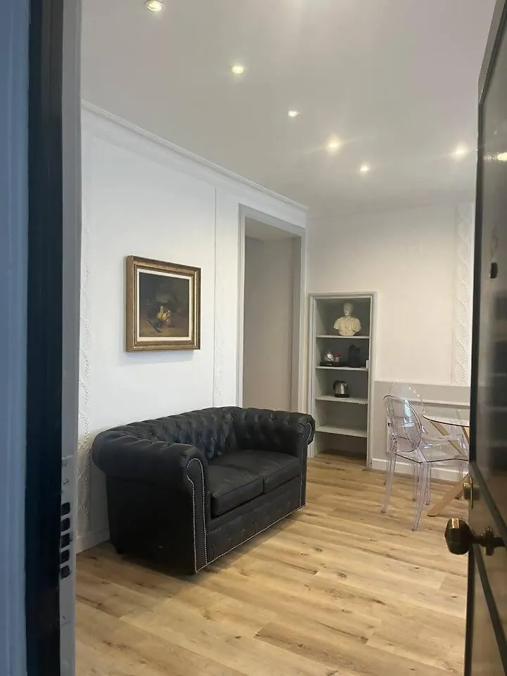 Crispi 30 Stylish Apartment Rome Italy