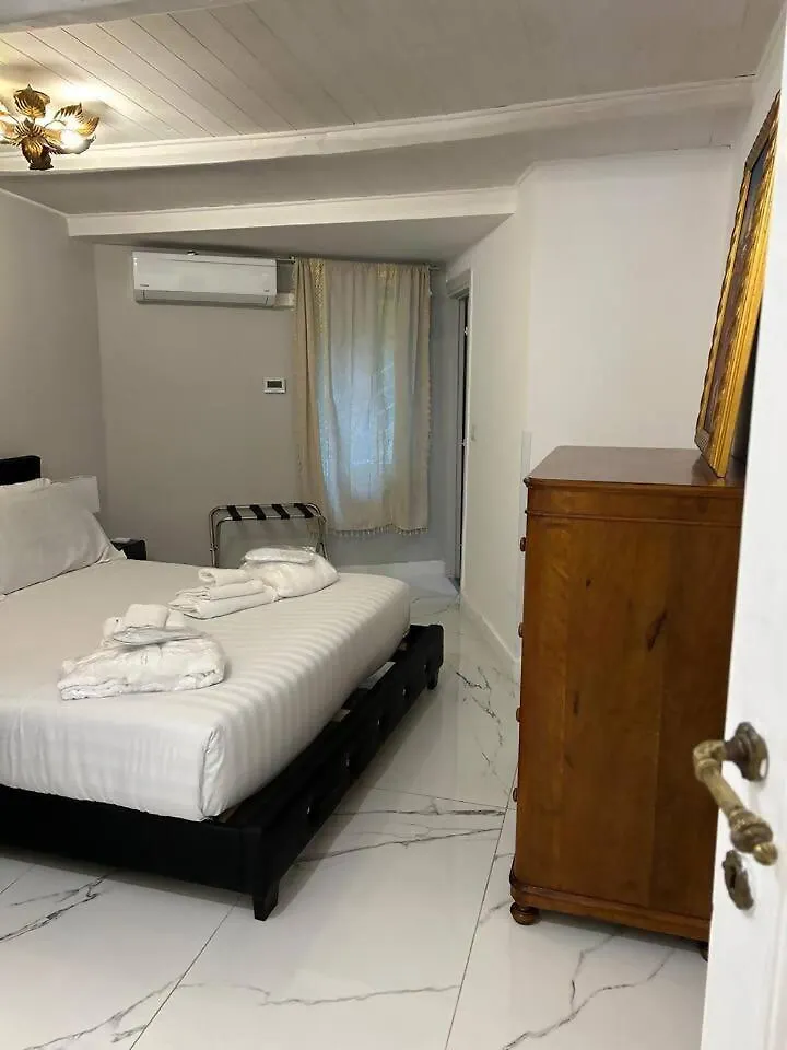 Crispi 30 Stylish Apartment Rome